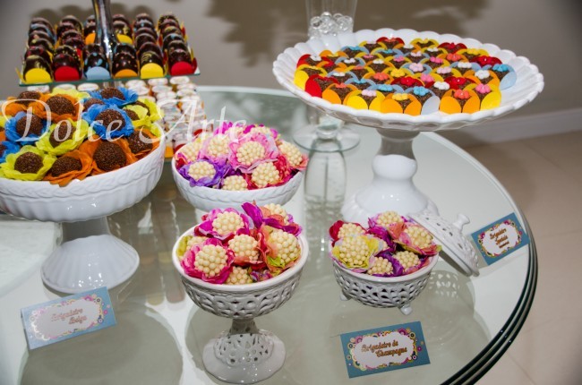 Mesa de Doces - Aniversário Hippie Chic