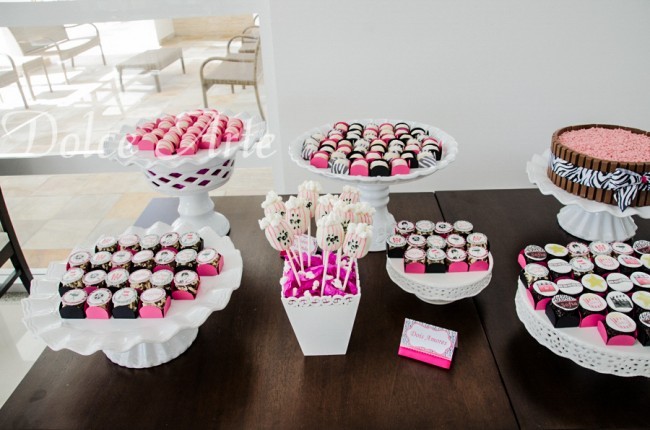 Mesa de Doces - Aniversário Cinema Bonequinha de Luxo