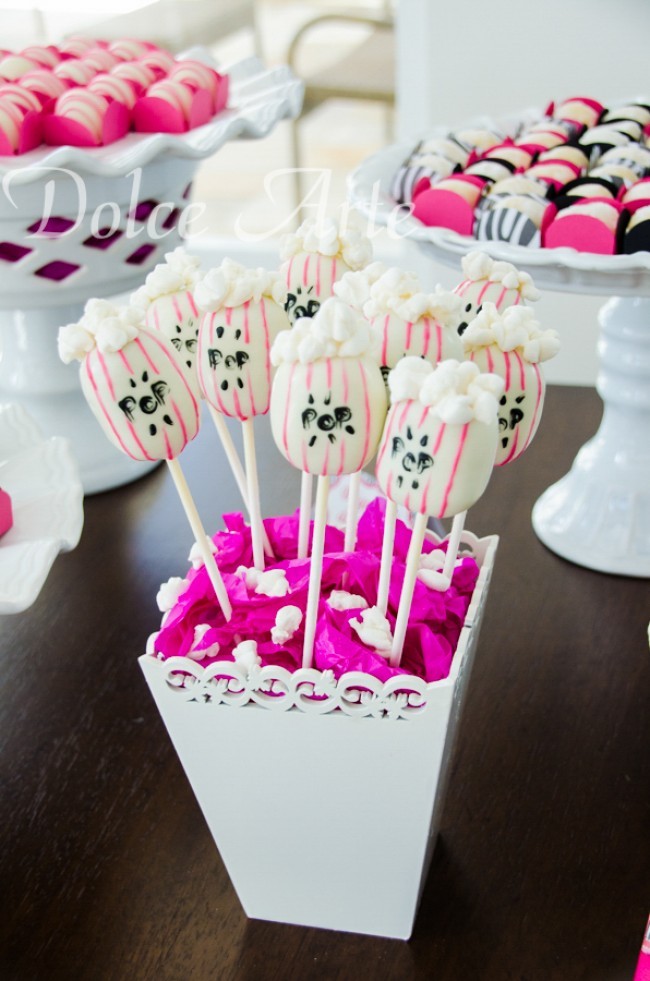 Mesa de Doces - Aniversário Cinema Bonequinha de Luxo