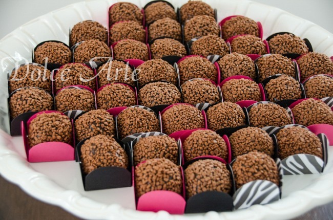 Mesa de Doces - Aniversário Cinema Bonequinha de Luxo