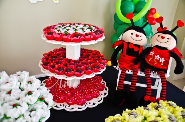 Mesa de Doces - Aniversário Infantil Joaninha