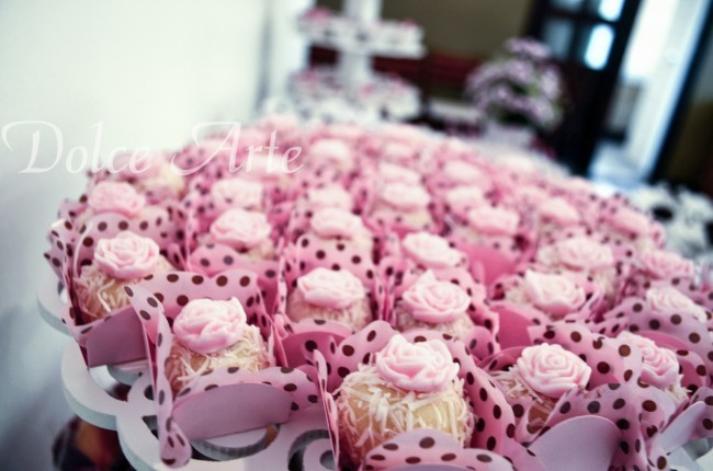 Mesa de Doces - Chá de Panela Marrom e Rosa