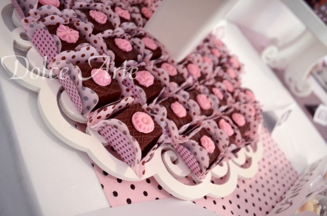 Mesa de Doces - Chá de Panela Marrom e Rosa