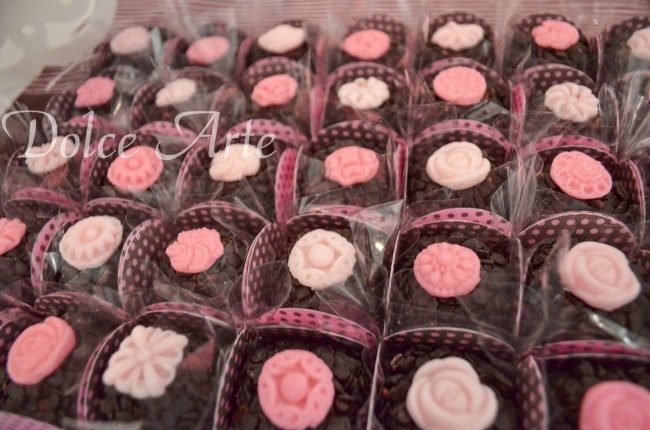 Mesa de Doces - Chá de Panela Marrom e Rosa