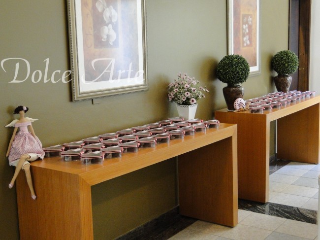 Mesa de Doces - Chá de Panela Marrom e Rosa