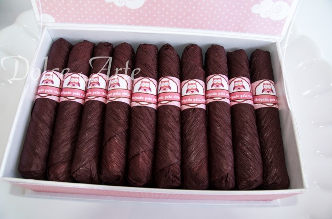 Caixa com Charutos de Chocolate Personalizados