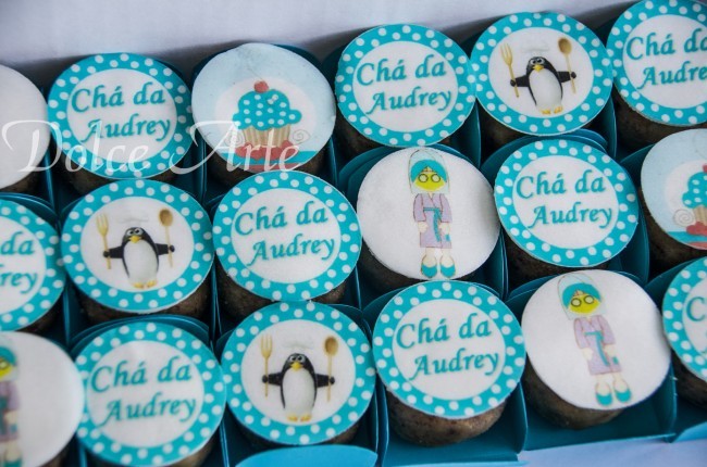 Doces Decorados com Pastilha de Açúcar Chá de Panela