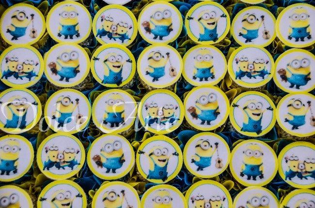 Doces Decorados com Pastilha de Açúcar Minions