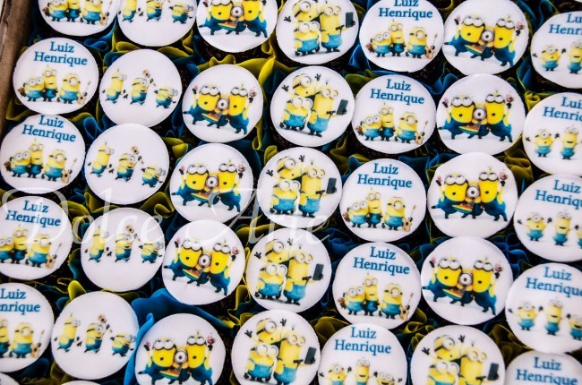 Doces Decorados com Pastilha de Açúcar Minions