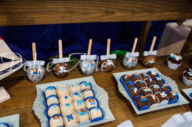 Maçã de chocolate e doces decorados Ursinho