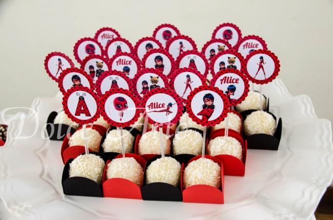 Doces decorados Toppers Ladybug