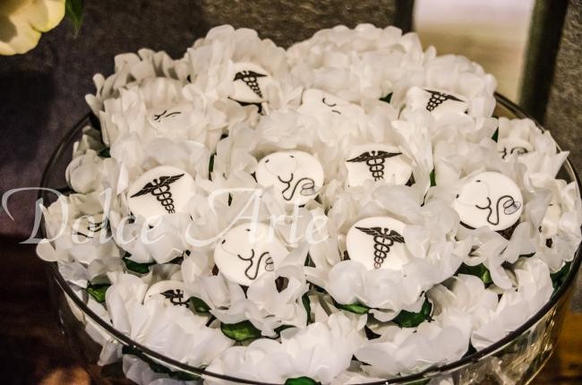 Doces Decorados  Formatura Medicina