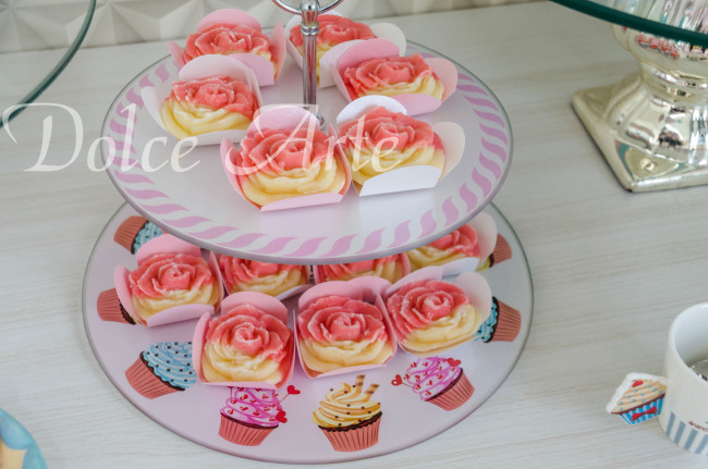 Dois amores Decorado Rosa (Morango e Branco)