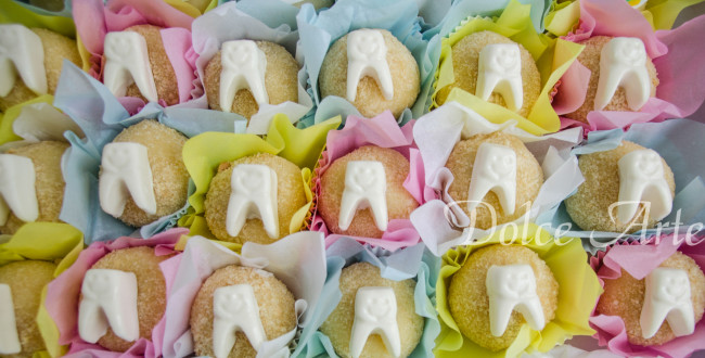 Doces Decorados com Pastilha de Açúcar Dentista