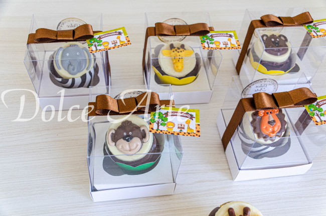 Cupcakes decorados para lembrancinha Safari