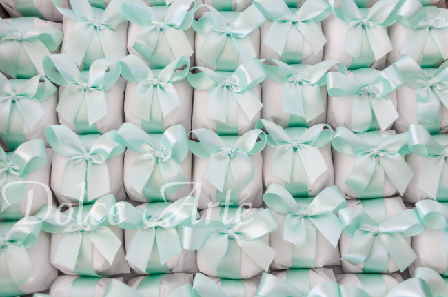 Bem-Casado em crepom com fita de cetim