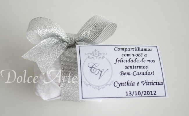 Bem-Casado embalado em crepom com fita especial