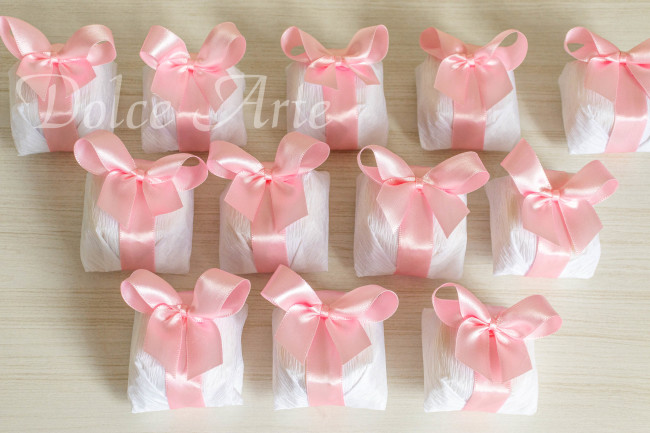 Bem-Casado em crepom com fita de cetim