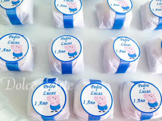 Bem-Vivido em crepom com fita de cetim e tag redonda