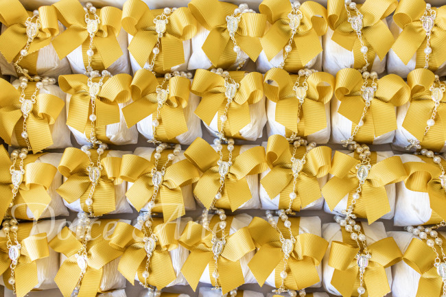 Bem-Batizado/Comunhão em crepom com fita de gorgorão e tercinho