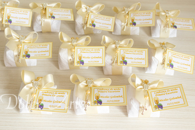 Bem-casado Comunhão em crepom com fita de cetim, tercinho e tag
