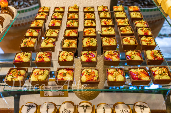 Caixinha de Pistache com Frutas Vermelhas