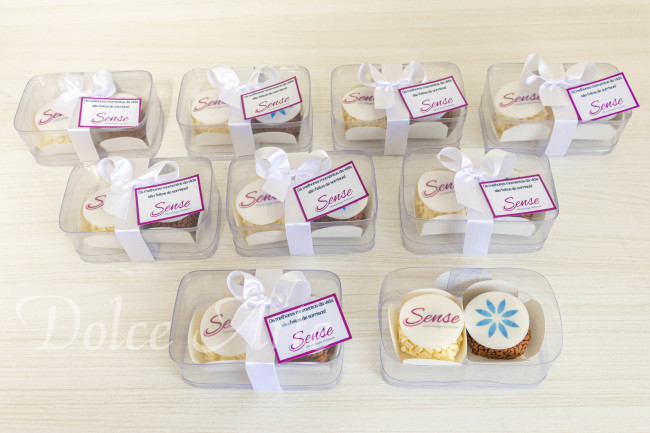 Caixas de Acetato com 2 doces decorados