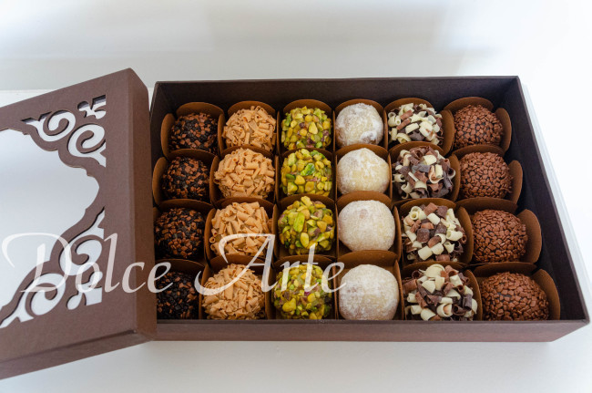 Caixa Especial com 24 doces