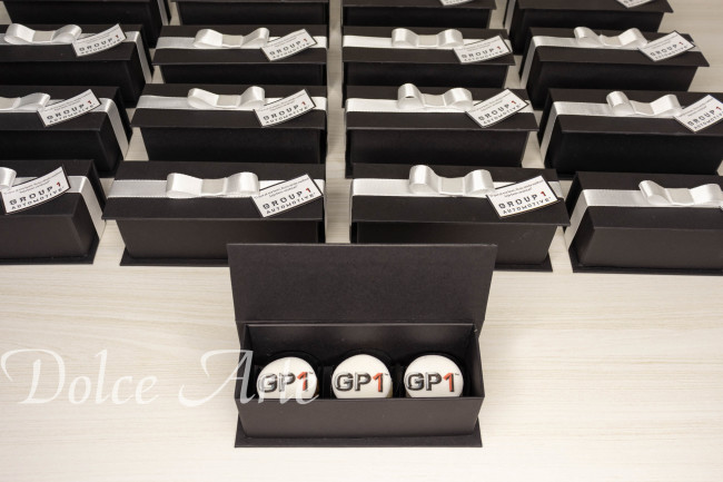 Caixa Personalizada com 3 doces decorados