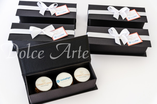 Caixa Personalizada com 3 doces decorados
