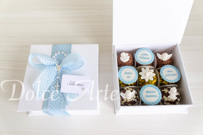 Caixa Personalizada com 9 doces decorados