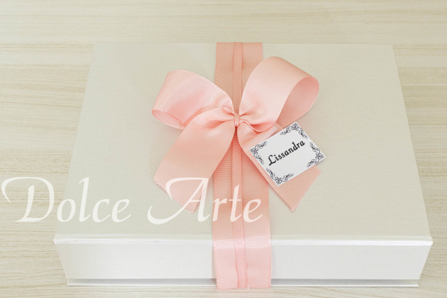 Caixa Personalizada com 30 doces decorados