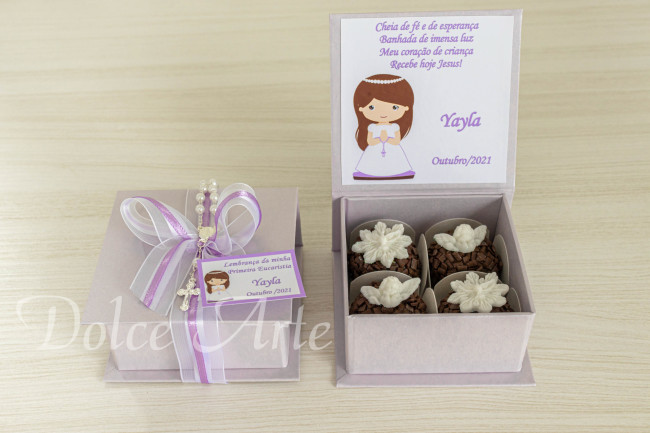 Caixa Personalizada com 4 Doces decorados Convite Batizado