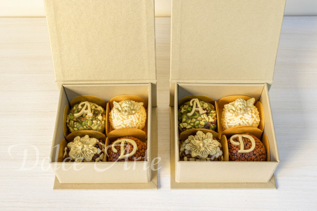 Caixa Personalizada com 4 Doces decorados Batizado