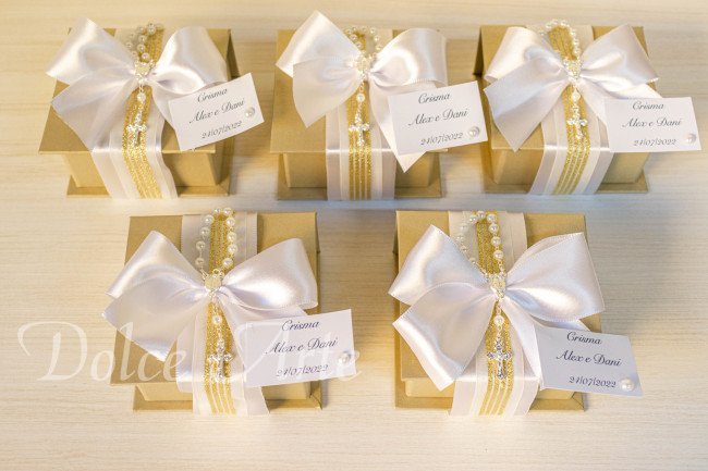 Caixa Personalizada com 4 Doces decorados Batizado