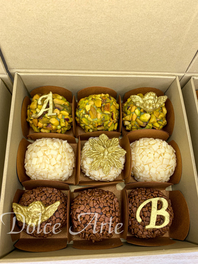 Caixa Personalizada com 9 Doces decorados Batizado