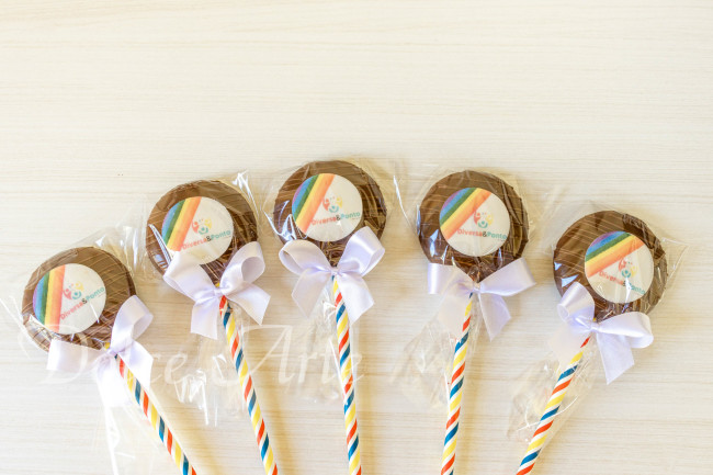Pirulito de chocolate com pastilha de açúcar corporativo