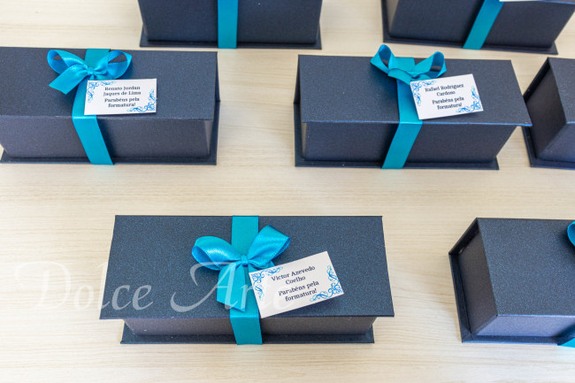 Caixa personalizada com 3 bem-formandos