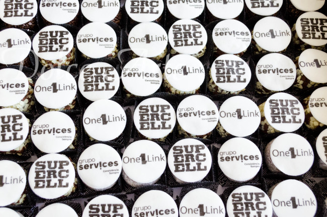 Doces Decorados Corporativos, personalizados com pastilha de açúcar com a logo da empresa