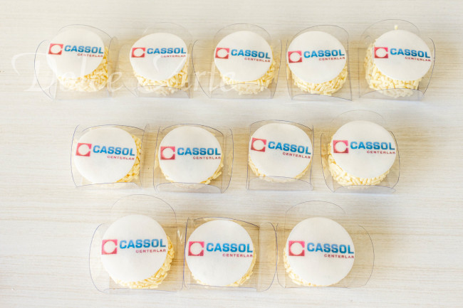 Doces Decorados Corporativos, personalizados com pastilha de açúcar com a logo da empresa