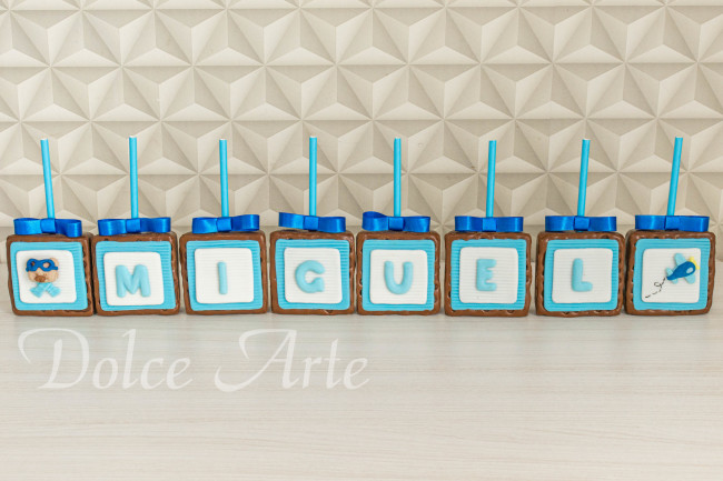 Pães de mel no palito Decorados Urso Aviador