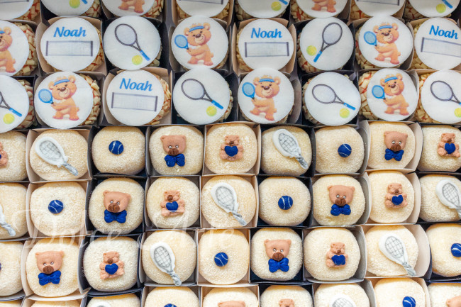 Doces decorados urso tenista