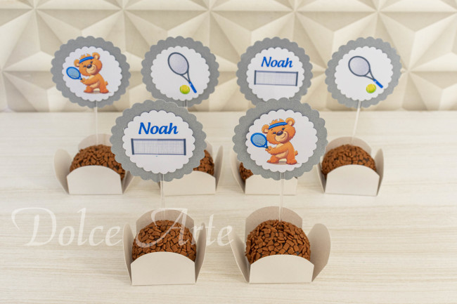 Doces decorados urso tenista