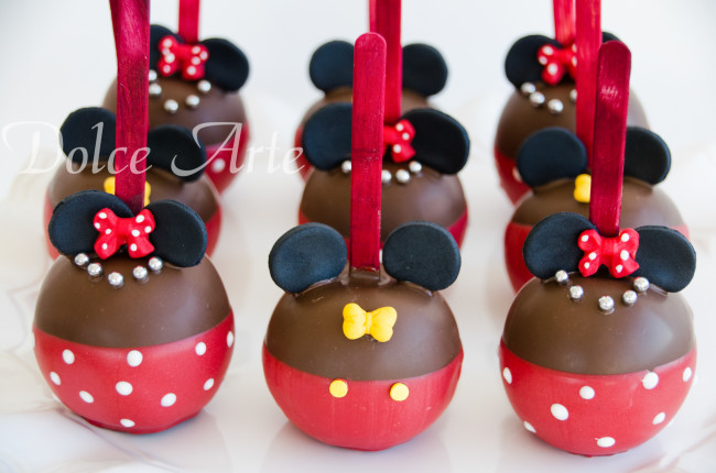 Maçãs de Chocolate Minnie e Mickey