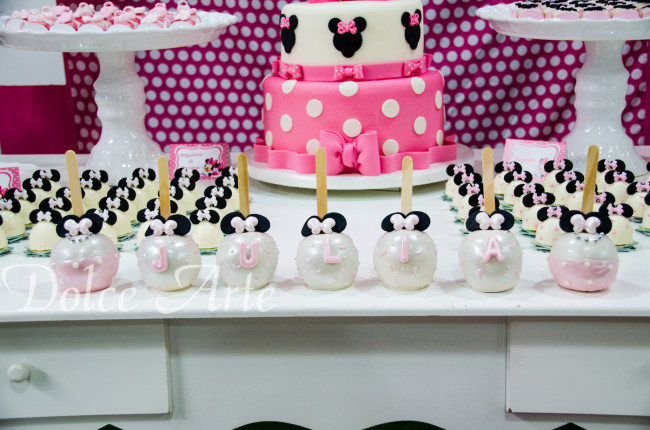 Doces decorados Minnie Rosa