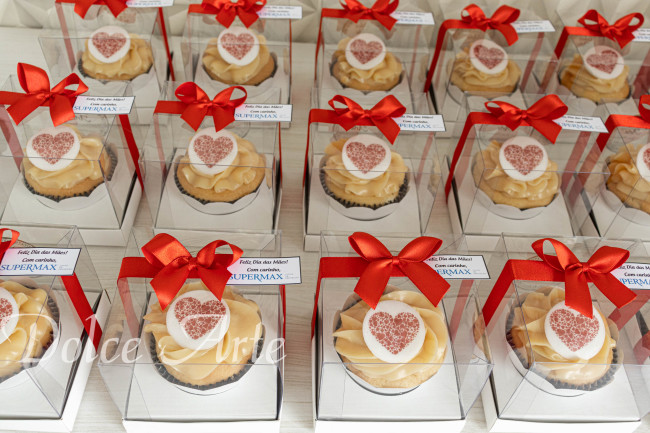 Caixinha com cupcake decorado Dia das Mães