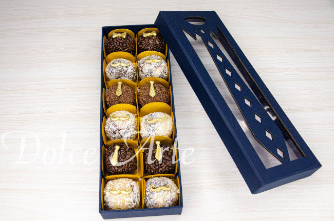 Caixa Especial com 12 doces decorados