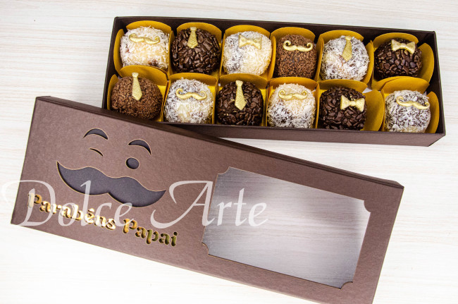 Caixa Especial com 12 doces decorados