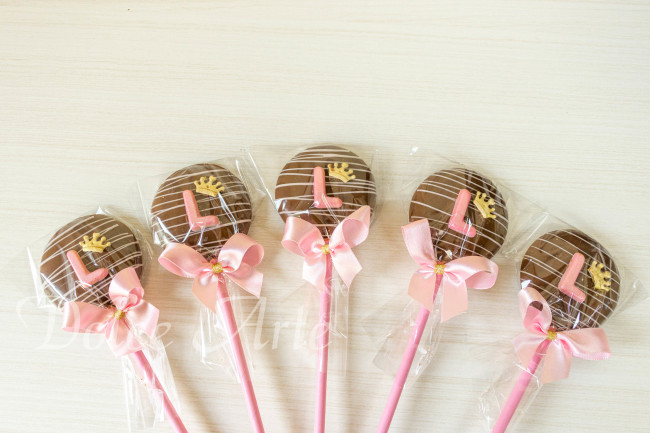 Pirulitos de chocolate inicial Coroa