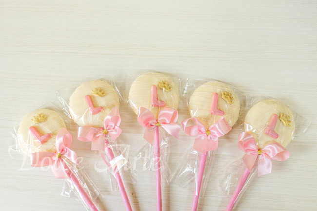 Pirulitos de chocolate inicial Coroa